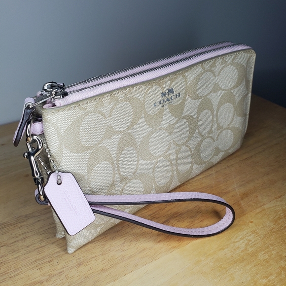 Authentic Coach double Zip Wristlet - Picture 5 of 16